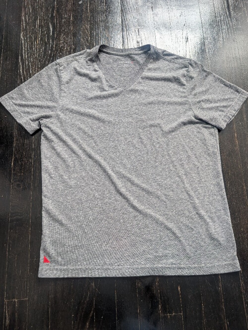 UNTUCKit Men's Heather Gray Short Sleeve V-Neck Tee - Small